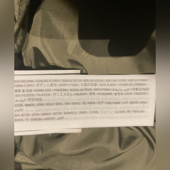 Abercrombie & Fitch - Women’s Puffer Jacket - Picture 8 of 13